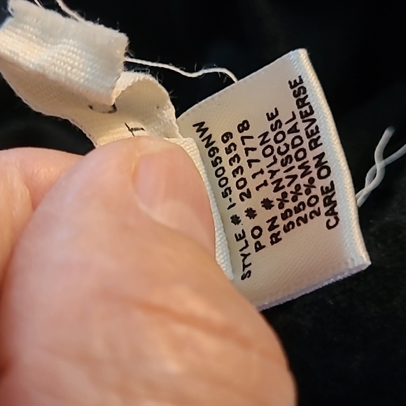 Lovestitch Cape/Poncho - Picture 7 of 7